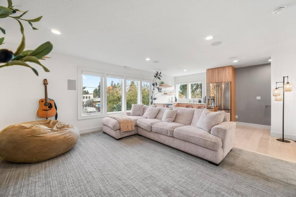 Parkrose Heights Luxury Experience Apartment